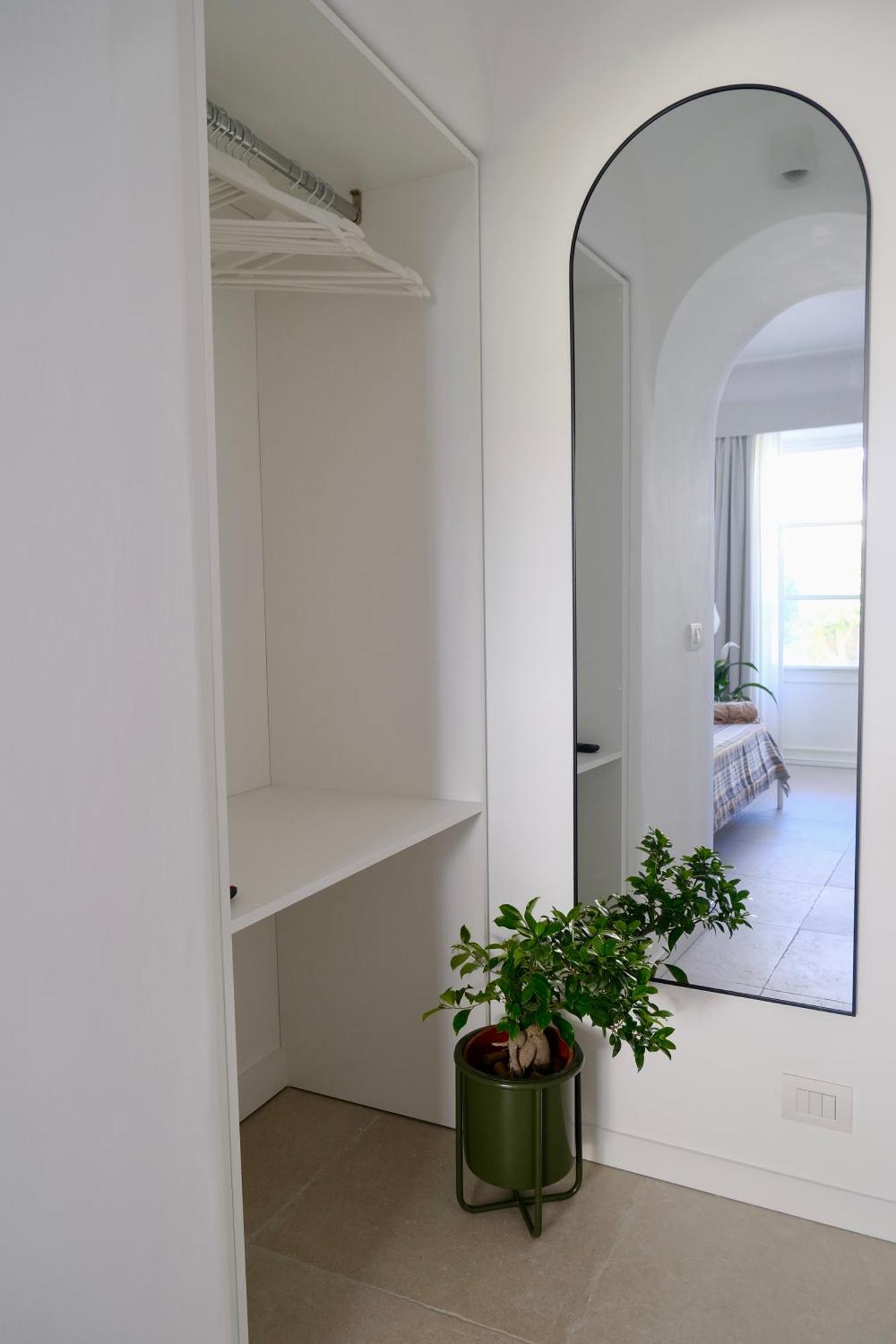 La Rondinella Suite 阿纳卡普里 外观 照片