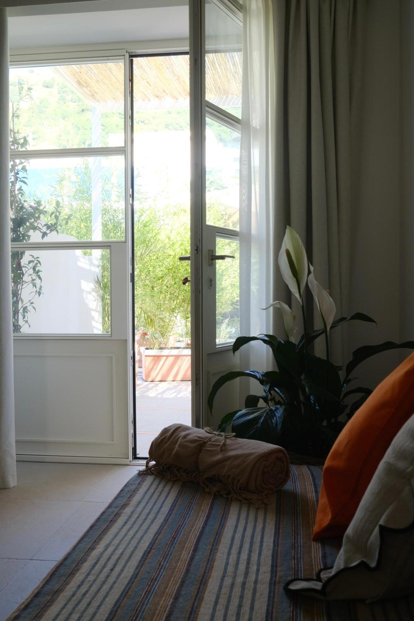 La Rondinella Suite 阿纳卡普里 外观 照片